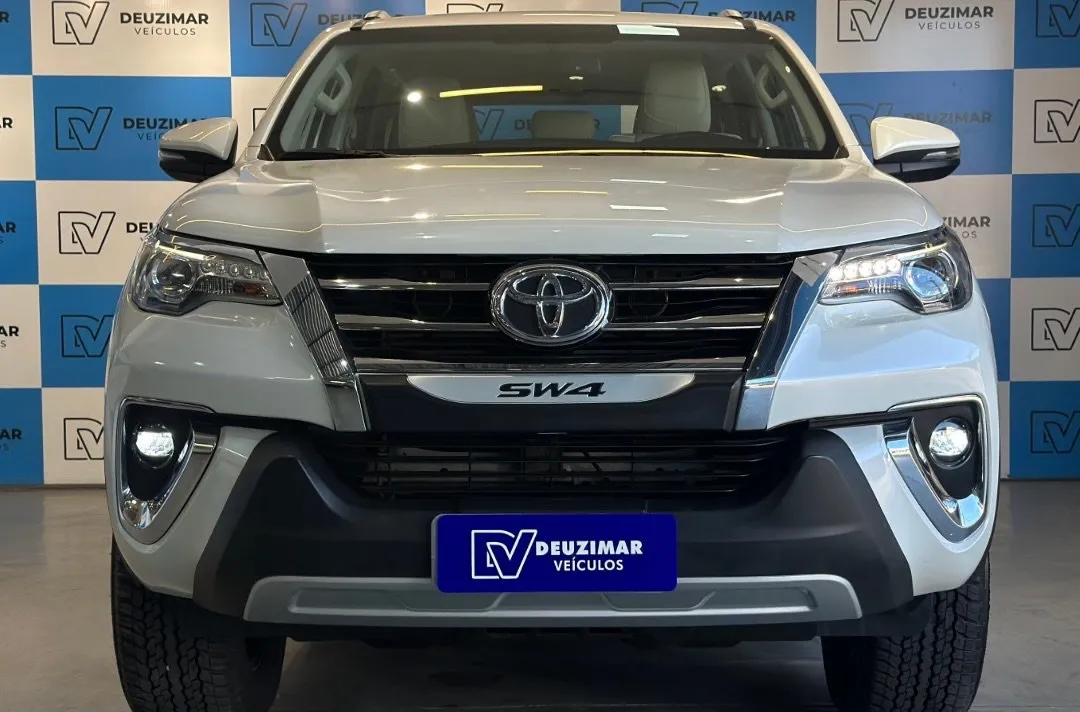 Toyota SW4 2020, foto 1 de 8