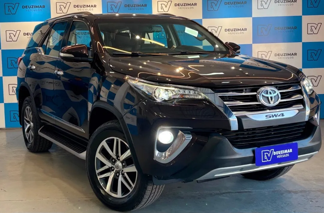Toyota SW4 2017, foto 1 de 8